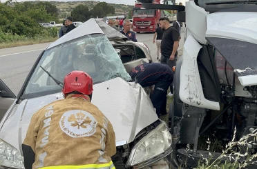 Kula’da otomobil ile tır çarpıştı: 1 ağır yaralı 