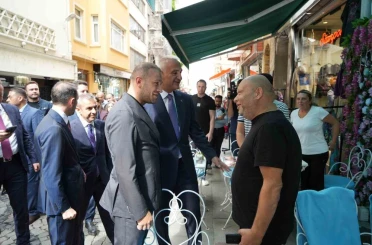 Kültür ve Turizm Bakanı Ersoy, İstiklal Caddesi esnafını ziyaret etti 