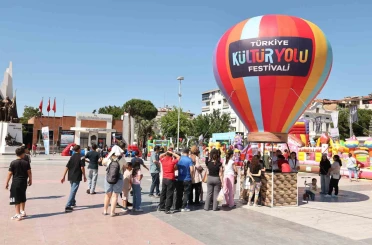 Kültür Yolu Festivali coşkusu Manisa’ya damga vurdu 