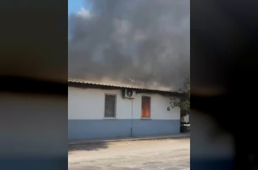 Kumluca’da yaşlı kadının yalnız yaşadığı ev yandı 