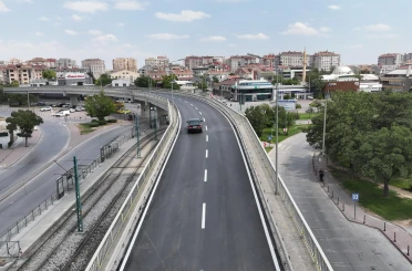 Kunduracılar Üst Geçidi'nde asfalt yenilendi