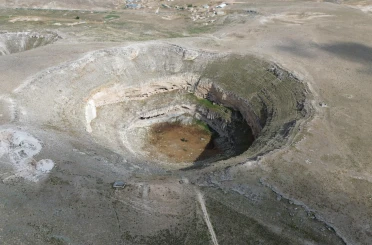 Kuraklığın simgelerinden Çıralı Obruk Gölü yağışlara rağmen su tutmadı