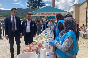 Kur’an kursu öğrencileri yararına hayır çarşısı kuruldu 