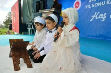 Kur’an kursunda yıl sonu coşkusu 