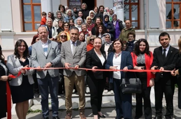Kursiyerlerin el emeği ürünleri görücüye çıktı 