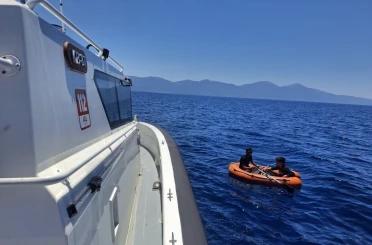 Kuşadası açıklarında 2 düzensiz göçmen yakalandı 