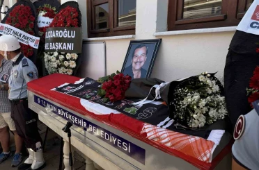Kuşadası Belediyesi eski başkanı Berberoğlu, son yolculuğuna uğurlandı 