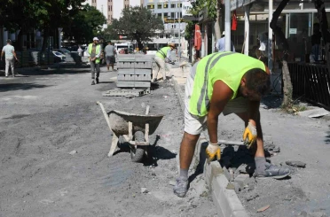 Kuşadası Cumhuriyet Mahallesi 5 bin metrekare daha yeni yola kavuşacak 