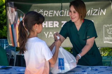 Kuşadası’nda öğrencilere 122 bin beslenme paketi desteği 