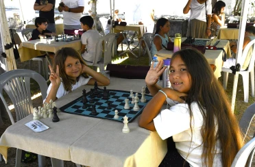 Kuşadası’nda uluslararası satranç turnuvası düzenlendi 