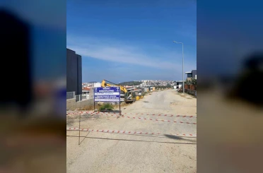 Kuşadası’nda yol yapım çalışmaları sürüyor 