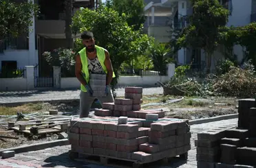 Kuşadası’nda yollar yenileniyor
