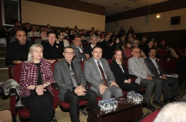 Kütahya protokolü "Devlet Ana" adlı tiyatro oyununu izledi 