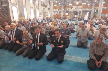 Kütahya Ulu Camii’nde 15 Temmuz şehitleri için 2 bin 530 hatmin duası yapıldı 