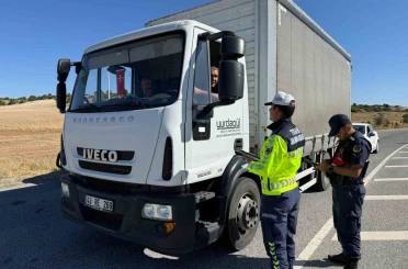 Kütahya’da jandarma trafik ekipleri sürücüleri bilgilendirdi 