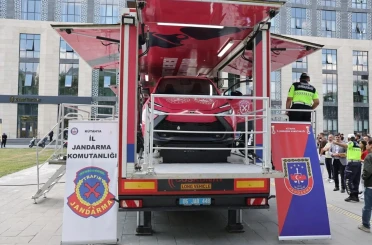 Kütahya’da Jandarma’nın 187. Yılına Özel Trafik Güvenliği etkinliği ilgi gördü 