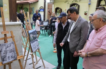 Kütahya’da ’Minik Fotoğrafçıların Vizöründen Büyük Dünyalar’ sergisi açıldı 