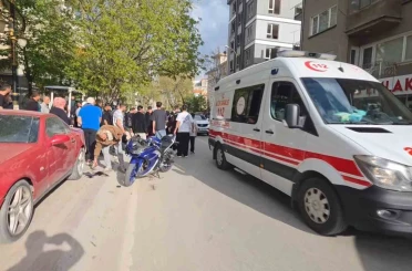Kütahya’da motosiklet yayaya çarptı: 2 yaralı 