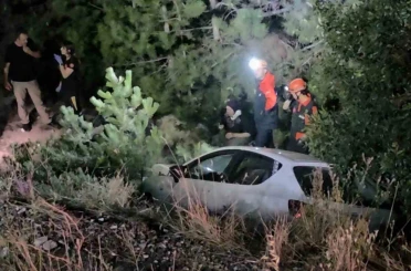 Kütahya’da otomobil ile motosiklet çarpışarak şarampole yuvarlandı: 5 yaralı 