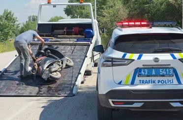 Kütahya’da otomobil ile motosiklet çarpıştı, sürücü ağır yaralandı 