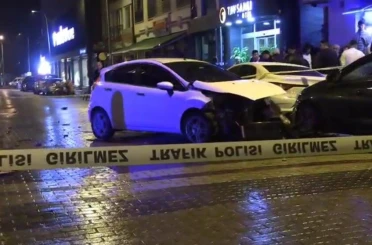 Kütahya’da otomobiller çarpıştı: 3 yaralı 