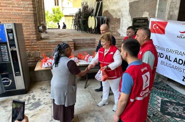 Kütahyalı Kızılay Yöneticisi Tozaraydın, Bulgaristan’da kurban payı dağıttı 