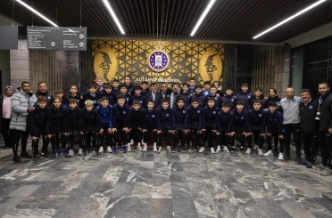 Kütahyaspor U-15 takımı namağlup şampiyon oldu 