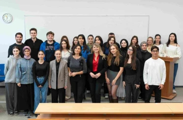 "Liderliğin temeli iletişim" 