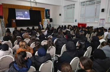 Liseli öğrencilere "Bilinçli su tüketimi" eğitimi verildi 