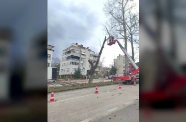 Lodosa karşı büyükşehir ekipleri sahada 
