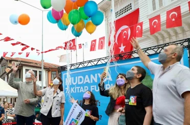 Lösemiyi yenen 11 yaşındaki Ali Demir için binlerce balon göğe yükseldi 