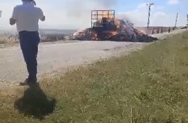 Lüleburgaz’da saman balyası yüklü römorkta yangın 
