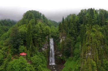 Macahel’in saklı cenneti Maral Şelalesi ziyaretçilerini büyülüyor 