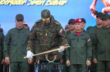 Maduro’dan kılıçlı rest: "Gerekirse ülkemiz uğruna canımızı feda ederiz" 