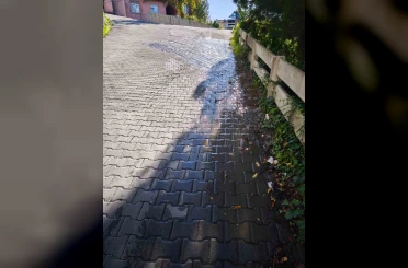 Mahallede tonlarca su boşa aktı 