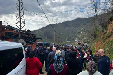 Mahkeme kararına rağmen yapılmak istenen sondaja köylüler müdahale etti 