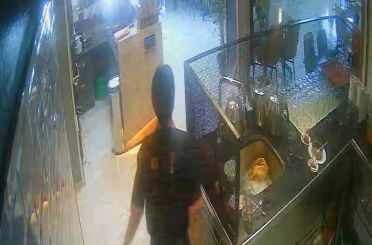 Malatya’da deprem anı kameraya yansıdı 