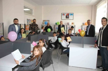 Malazgirt İlkokulu yeni kütüphane açıldı 