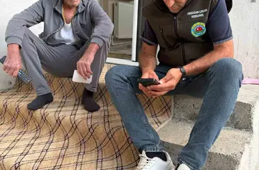 Malazgirt Ziraat Odasından takdir toplayan hizmet: Yaşlı çiftçinin ÇKS başvurusu evinde yapıldı
