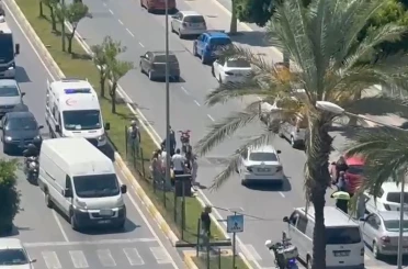 Manavgat’ta otomobil ile motosiklet çarpıştı: 1 yaralı 