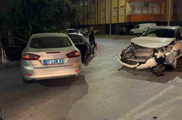 Manavgat’ta otomobiller çarpıştı: 4 yaralı 