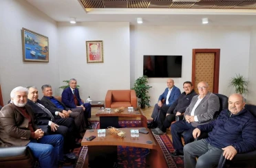 Manisa eski Valisi Celalettin Güvenç Akhisar’da 