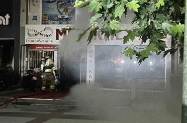 Manisa’da medikal ürünler satan iş yerinde yangın 