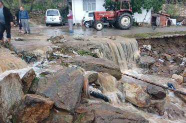 Manisa’da sağanak ve dolu etkili oldu 