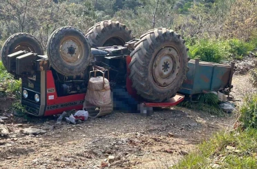Manisa’da traktör devrildi: 3 ölü 