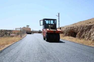 Mardin Belediyesi kırsal mahalle yollarında çalışmalarını sürdürüyor 