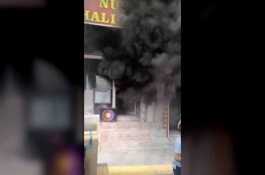 Mardin’de halı mağazasında çıkan yangın söndürüldü 