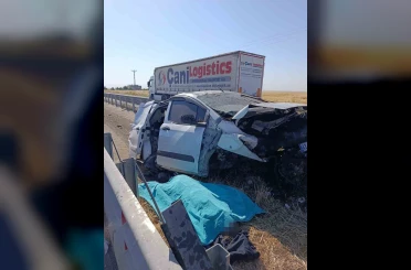 Mardin’de otomobil refüje çarptı: 1 ölü, 2 yaralı 