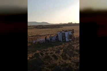 Mardin’de tır şarampole yuvarlandı: 1 yaralı 