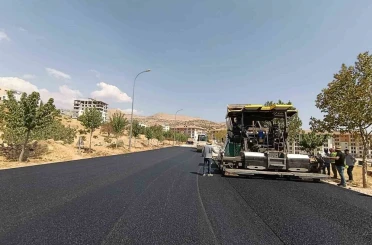 Mardin’de yol asfaltlama çalışması başlatıldı 